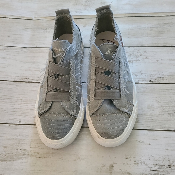 Blowfish Grey Flats - Picture 4 of 4